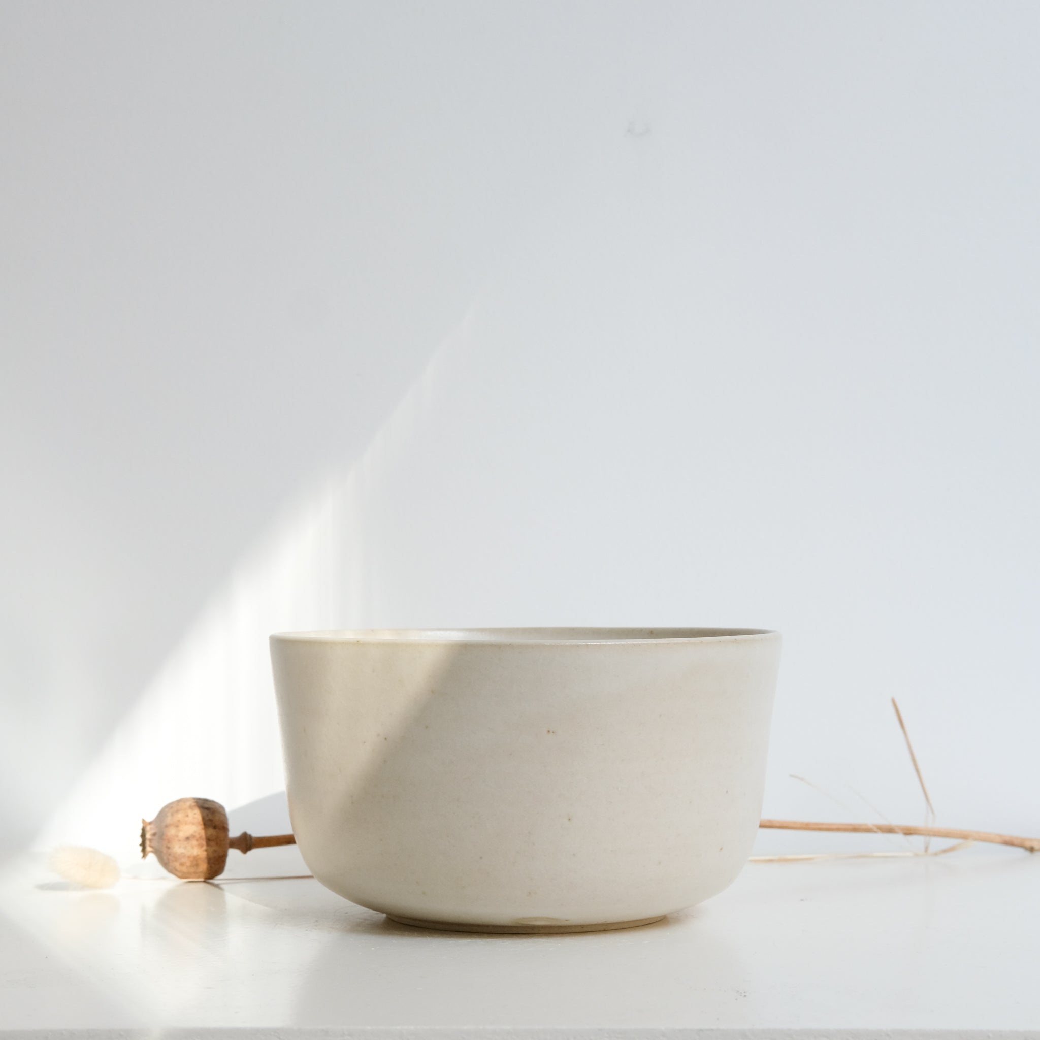 Saladier en grès D 17,5cm - Beige satiné par Laurence Labbé chez Brutal Ceramics