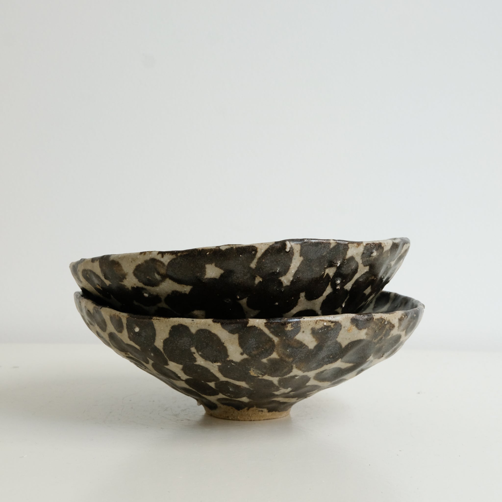Bol en terre glanée D 16,5cm - Pois brun par Potry chez Brutal Ceramics