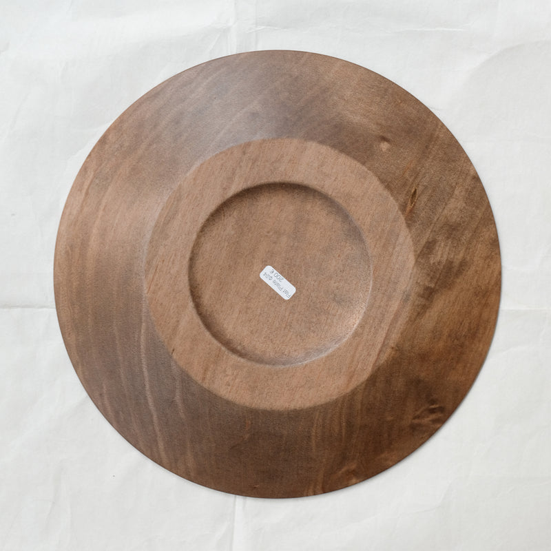 Assiette plate en érable japonais D24cm - marron de Yu Uchida chez Brutal Ceramics