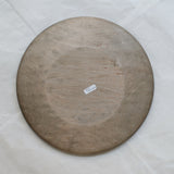 Assiette épaisse en érable japonais D 22cm - gris brun de Yu Uchida chez Brutal Ceramics