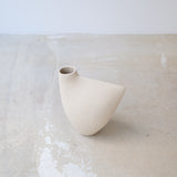Vase "Bird " 04 en grès blanc H 25cm - blanc de Ap Ceramique chez Brutal Ceramics