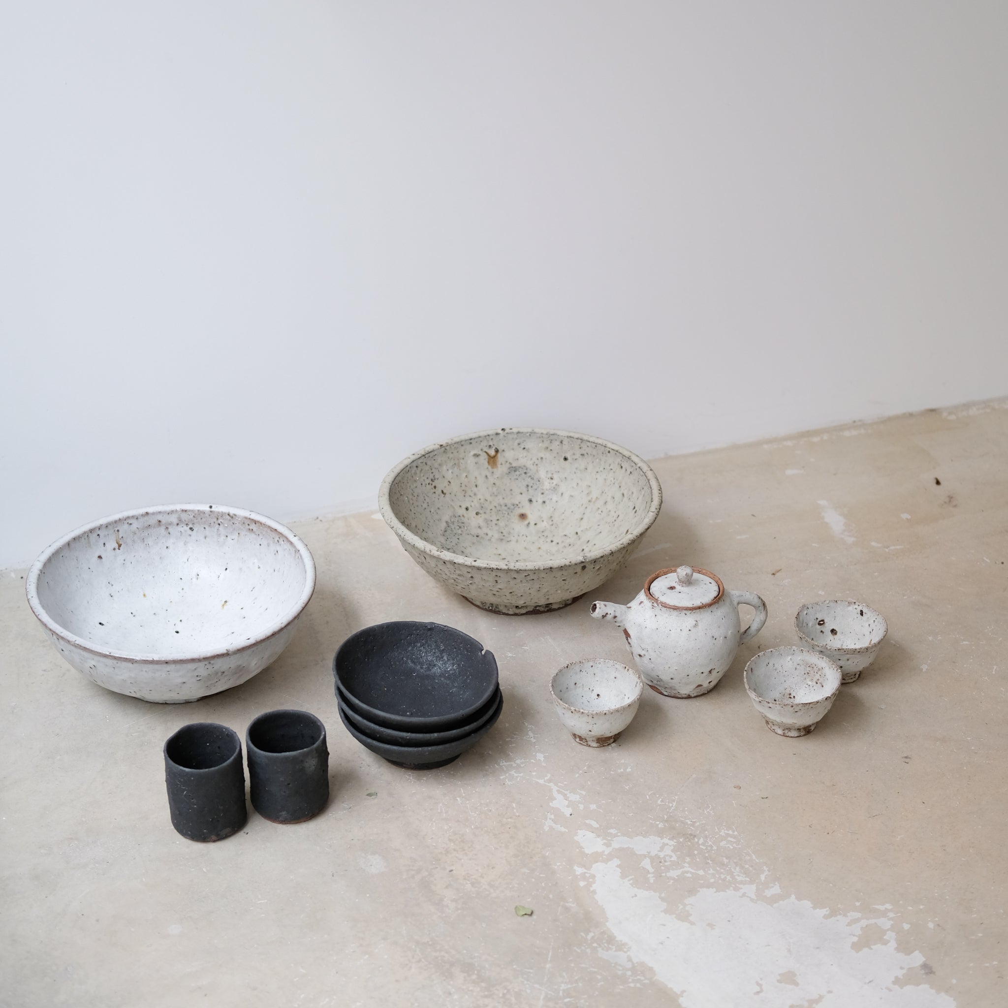 Saladier en terre d'Aizenay D 30cm - blanc par Benoit Audureau chez Brutal Ceramics