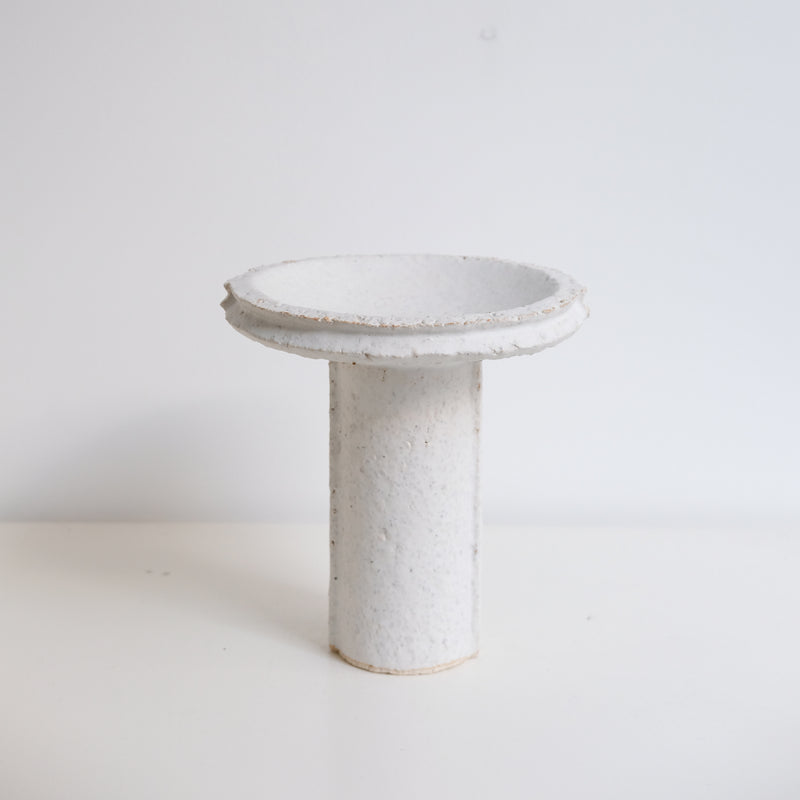 Coupe H19cm - blanc mat de Catherine Dix Ceramics chez Brutal Ceramics