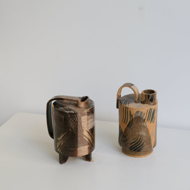 Bouteille H 16,5cm - brun et gris de Catherine Dix Ceramics chez Brutal Ceramics