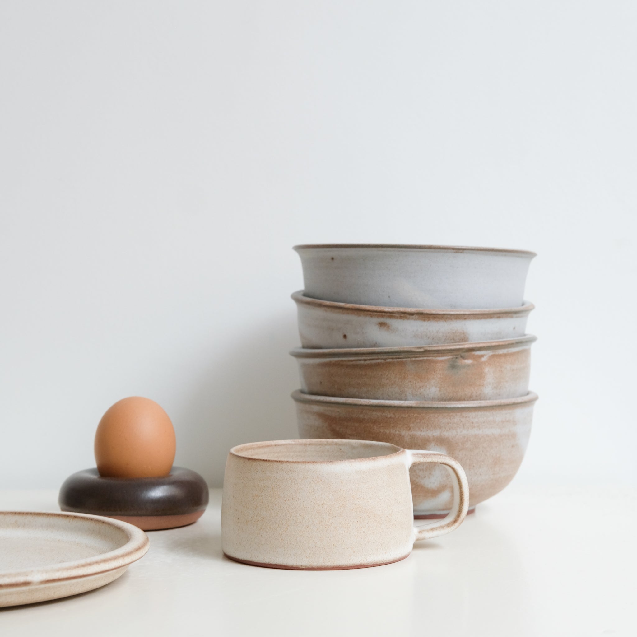 Tasse en grès 180 ml - blanc beige de Celine Fischer chez Brutal Ceramics