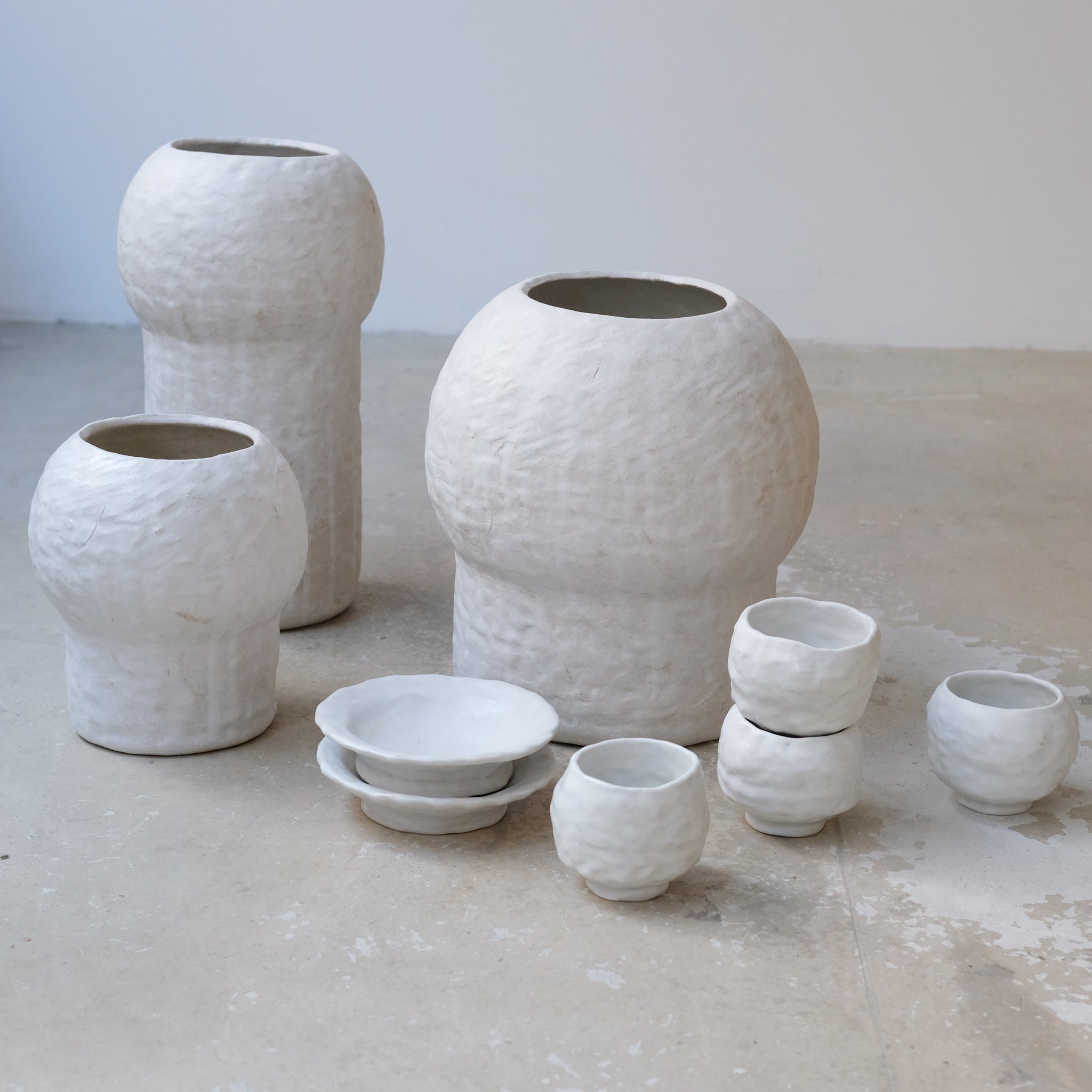 Coupelle en grès D11 cm- Blanc texturé satiné de Claire Cosnefroy chez Brutal Ceramics