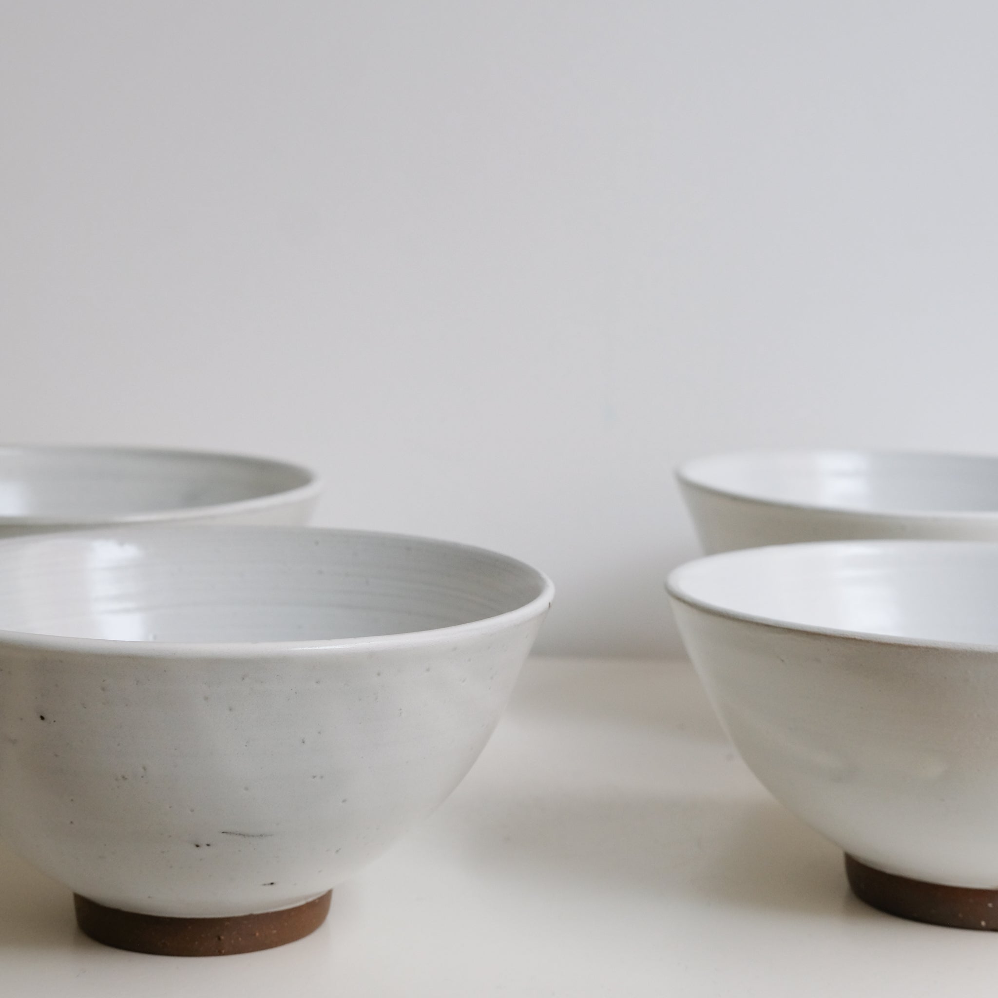 Bol à nouilles blanc par la céramiste Gaëlle Le Doledec chez Brutal Ceramics