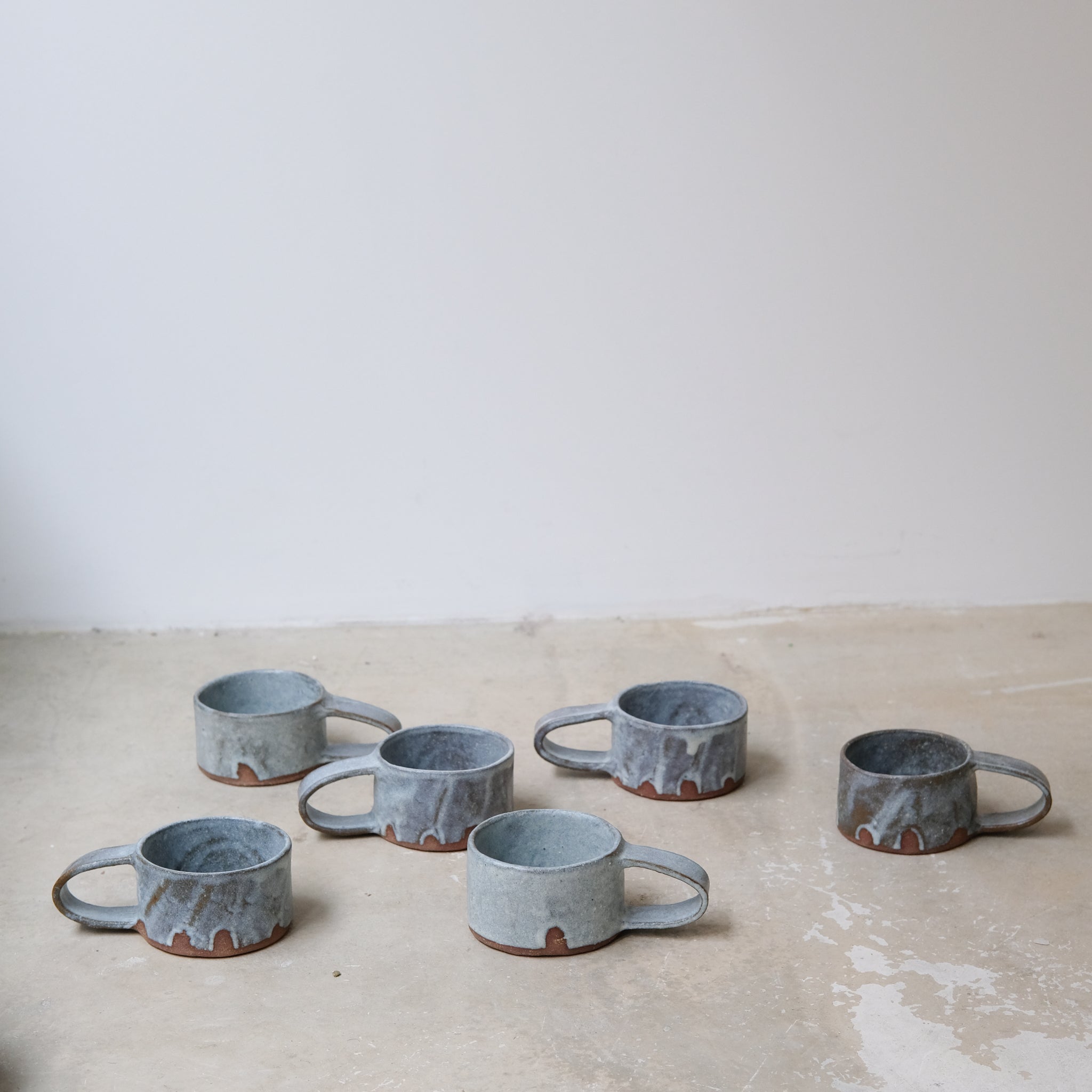 Tasse "crochet" en grès 180ml - Beige bleu par Hélène Maury chez Brutal Ceramics