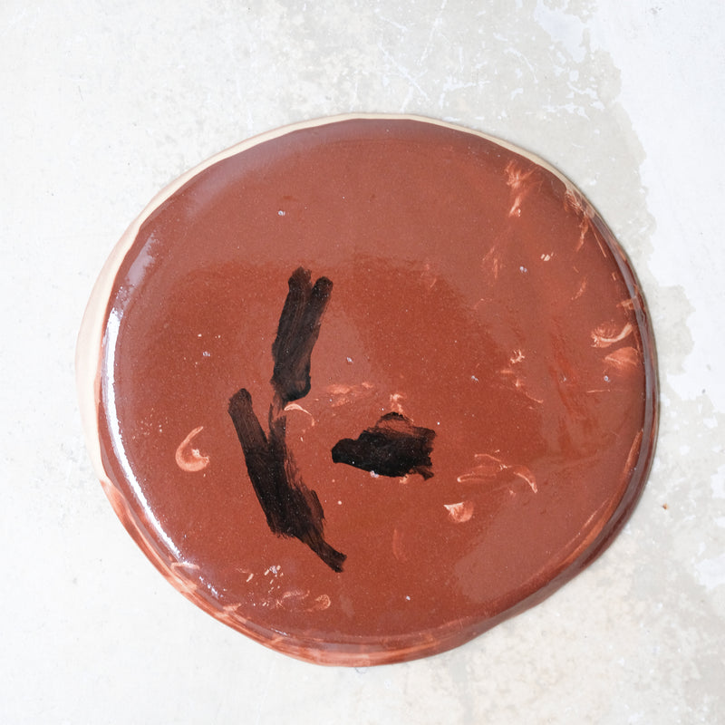 Assiette W2343 en faïence rouge D 19cm - Multicolore d'Héloise Bariol chez Brutal Ceramics