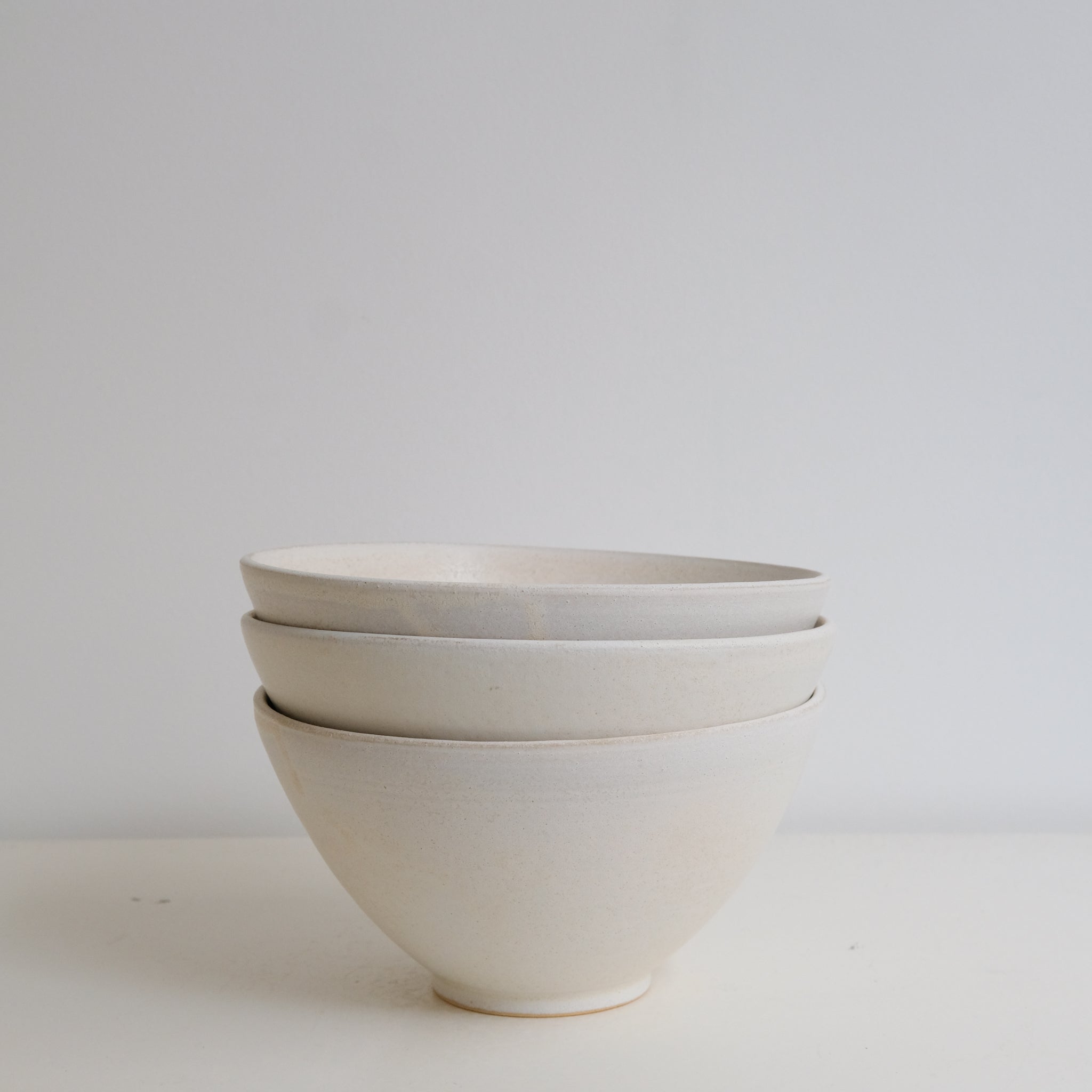Bol beige D 18cm - de Hoji Ceramics chez Brutal Ceramics