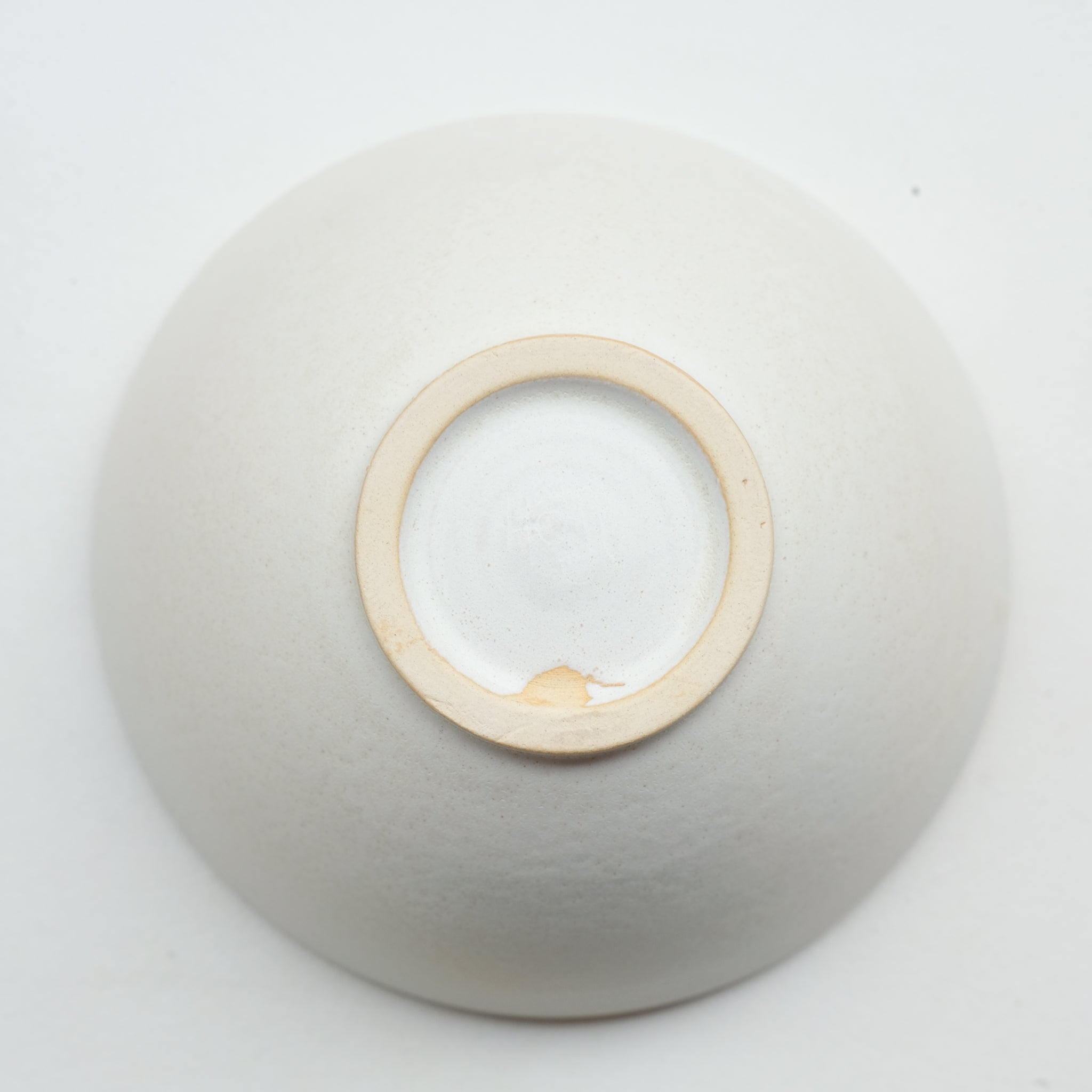 Bol beige D 18cm - de Hoji Ceramics chez Brutal Ceramics