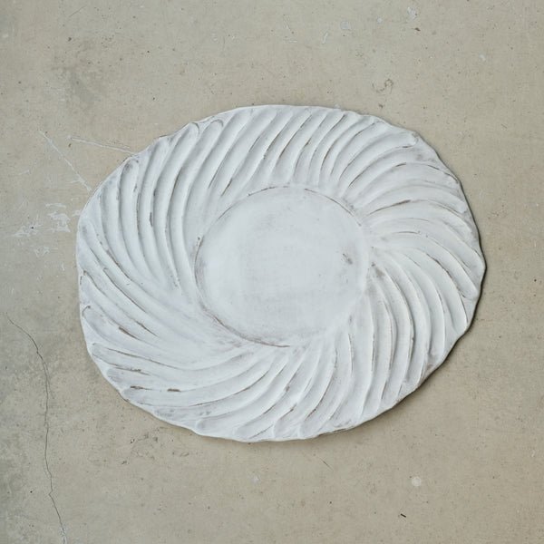 Plateau Gigi 03 en grès L 35cm -blanc mat de Katia Soussan chez Brutal Ceramics