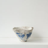 Bol fleur "Tulli"  D 10cm - blanc bleu de Katia Soussan chez Brutal Ceramics