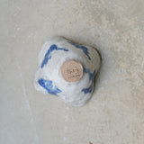 Bol fleur "Tulli"  D 10cm - blanc bleu de Katia Soussan chez Brutal Ceramics