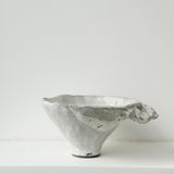 Bol sculptural " Colette" 01 en grès  D 14cm - blanc mat de Katia Soussan chez Brutal Ceramics