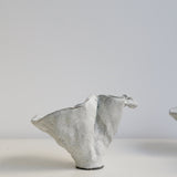 Set de 3 Bols sculpturaux " Colette" - blanc mat de Katia Soussan chez Brutal Ceramics