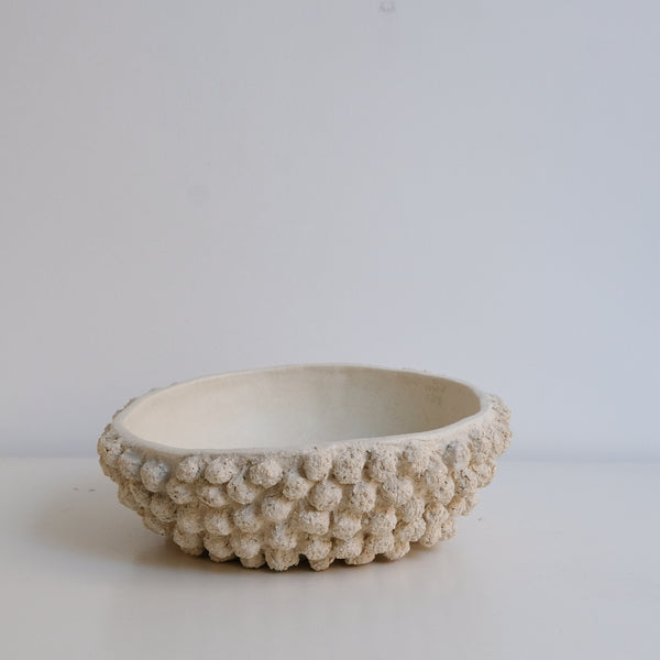 Coupe en grès blanc D 21cm - Blanc beige Katia Soussan chez Brutal Ceramics