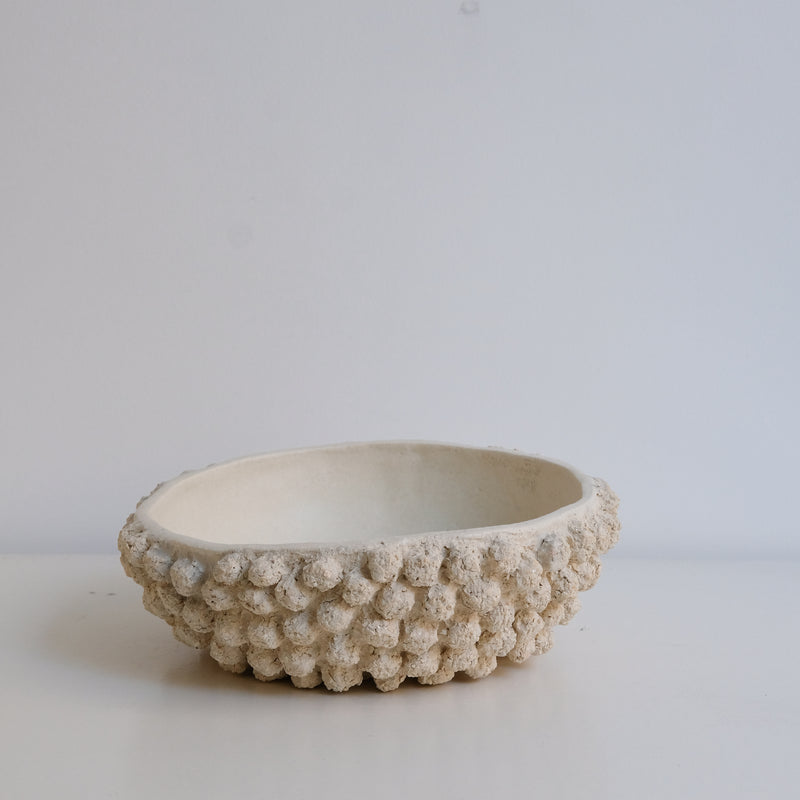 Coupe en grès blanc D 21cm - Blanc beige Katia Soussan chez Brutal Ceramics