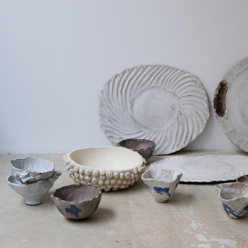 Bol verseuse "bloomy' brun et bleu de Katia Soussan chez Brutal Ceramics