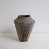 Vase en grès D 21cm - marron gris de Lola Moreau chez Brutal Ceramics