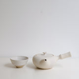 Set Théière(500ml) + 2 tasses(125ml) en grès - blanc beige de Louise Traon chez Brutal Ceramics