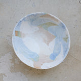 Bol 02 en grès D 15,7cm - Blanc et bleu de Motoko Saigo chez Brutal Ceramics