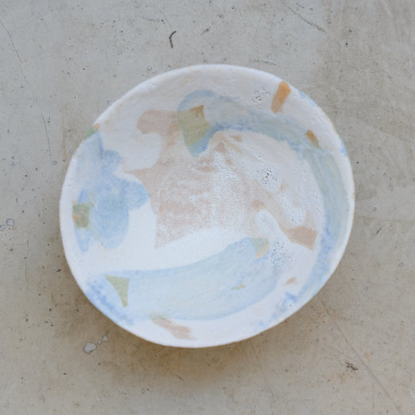 Bol 01 en grès D 15,9cm - Blanc et bleu de Motoko Saigo chez Brutal Ceramics