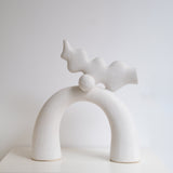 Sculpture "Shimekazari"  H45cm - Blanc mat - de Noe Kuremoto chez Brutal Ceramics