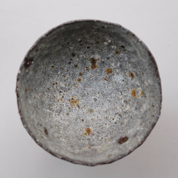 Verre/coupe en terre glanée D  10cm - Blanc gris satiné par Potry chez Brutal Ceramics