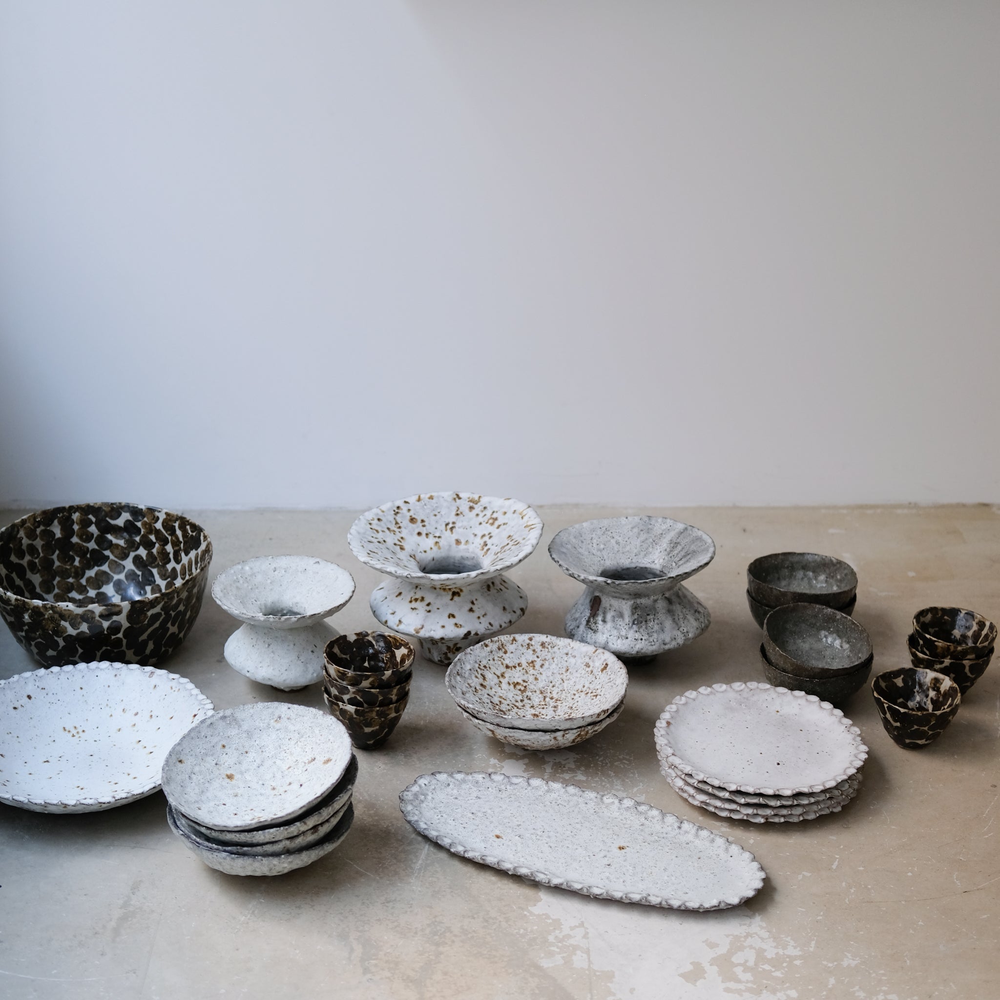 Bol en terre glanée D 19,5cm -Gris et blanc satiné par Potry chez Brutal Ceramics