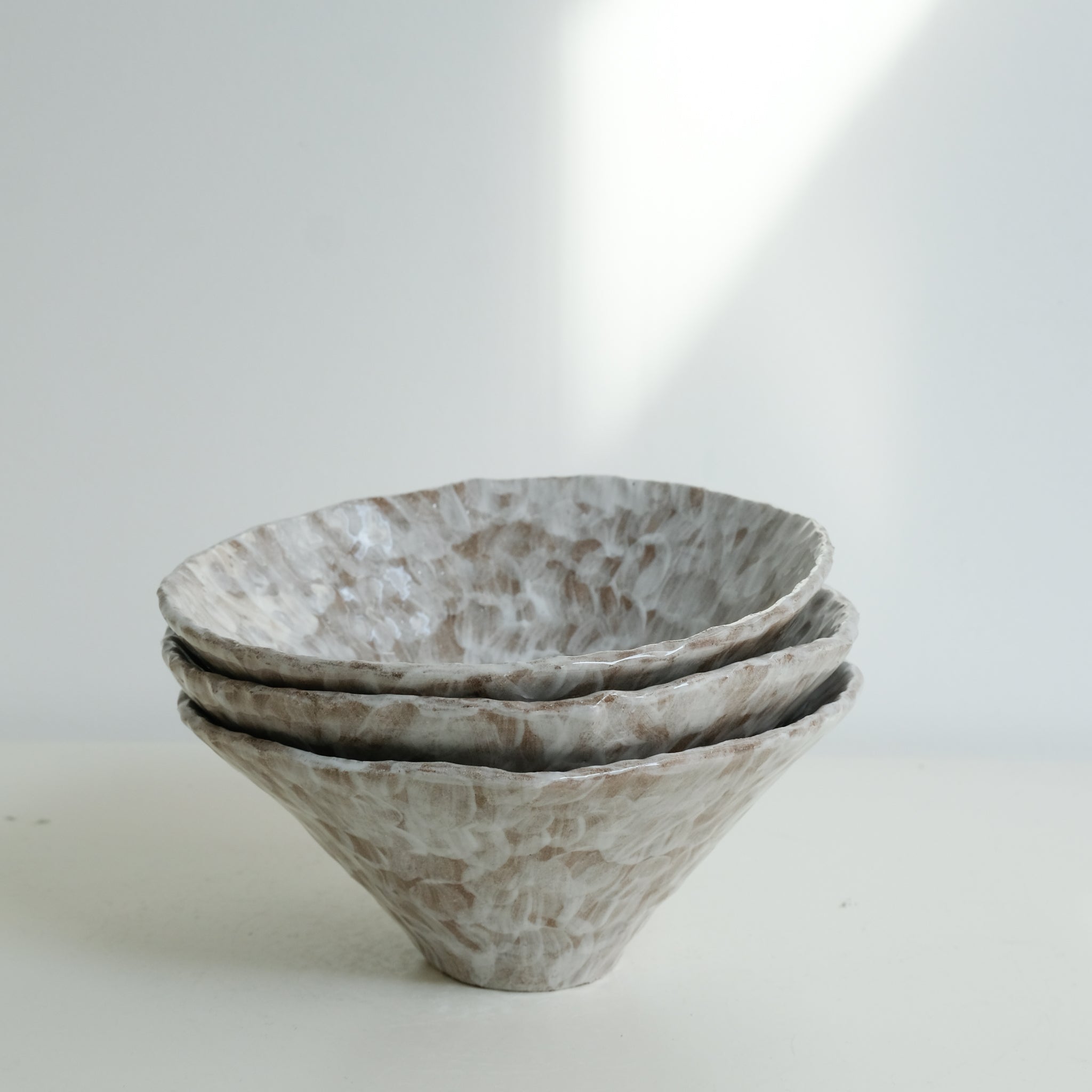 Bol en grès D 17cm - Brun et blanc d'Apollonie Ceramics chez Brutal Ceramics