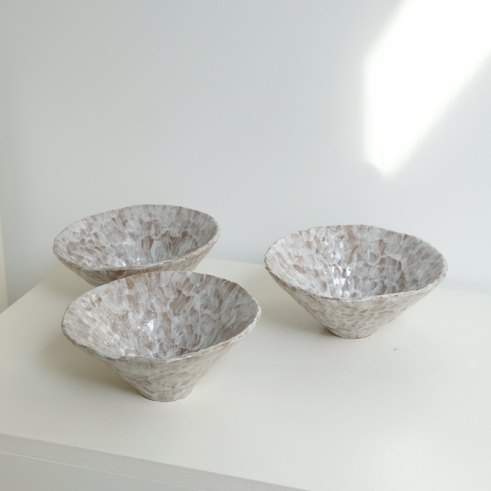Bol en grès D 17cm - Brun et blanc d'Apollonie Ceramics chez Brutal Ceramics