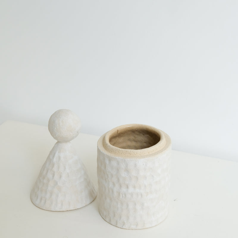 Boite en grès H 26cm - Blanc mat d'Apollonie Ceramics chez Brutal Ceramics