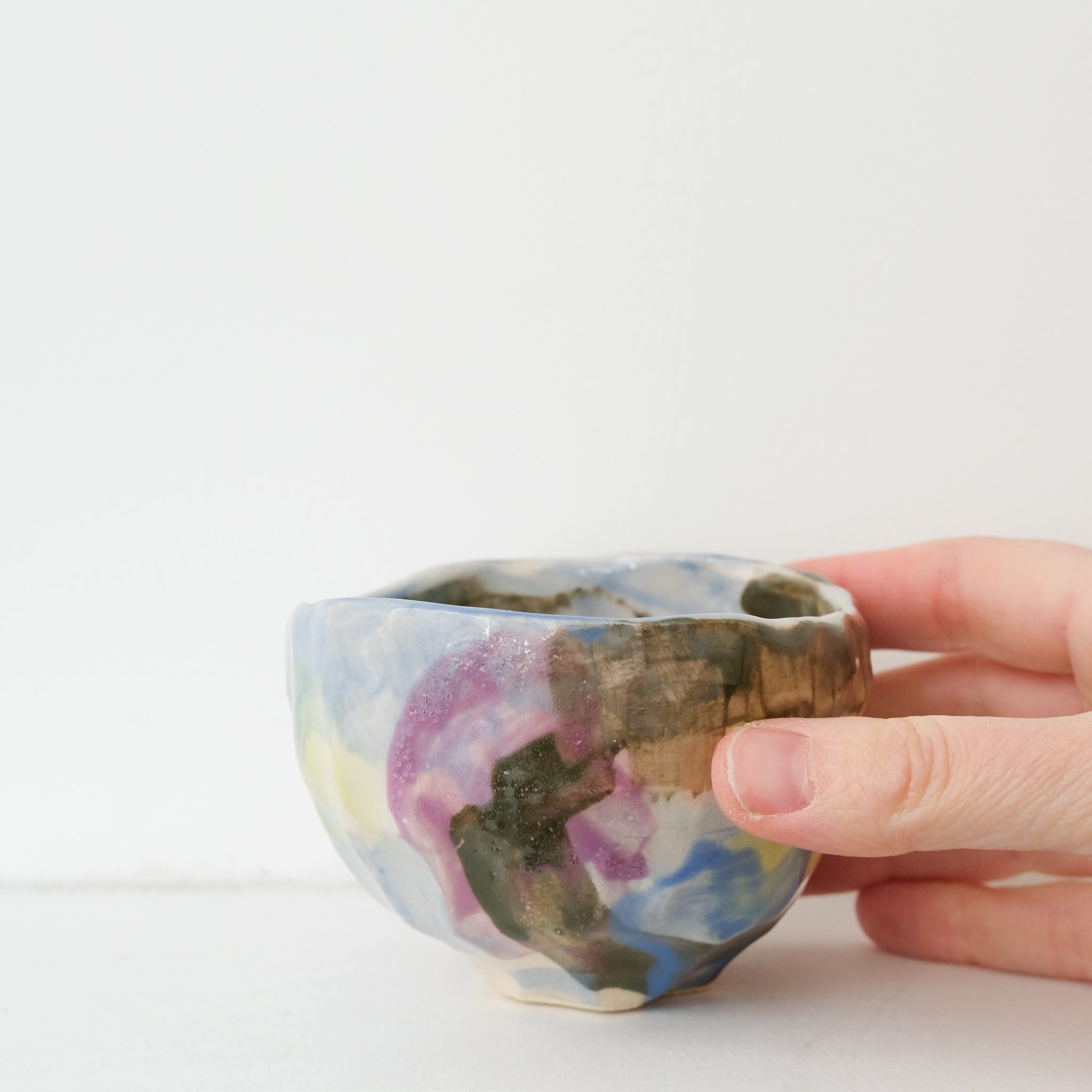 Tasse 02 en grès 180ml - multicolore de Camille Létoffé chez Brutal Ceramics