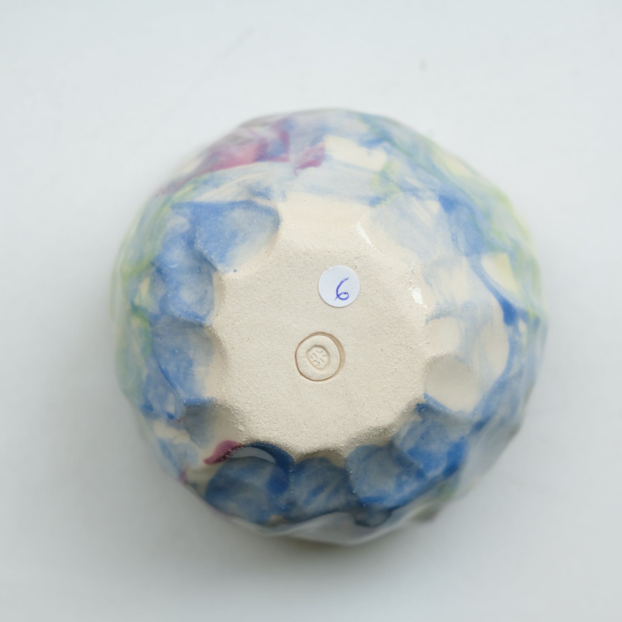 Tasse 06 en grès 180ml - multicolore de Camille Létoffé chez Brutal Ceramics