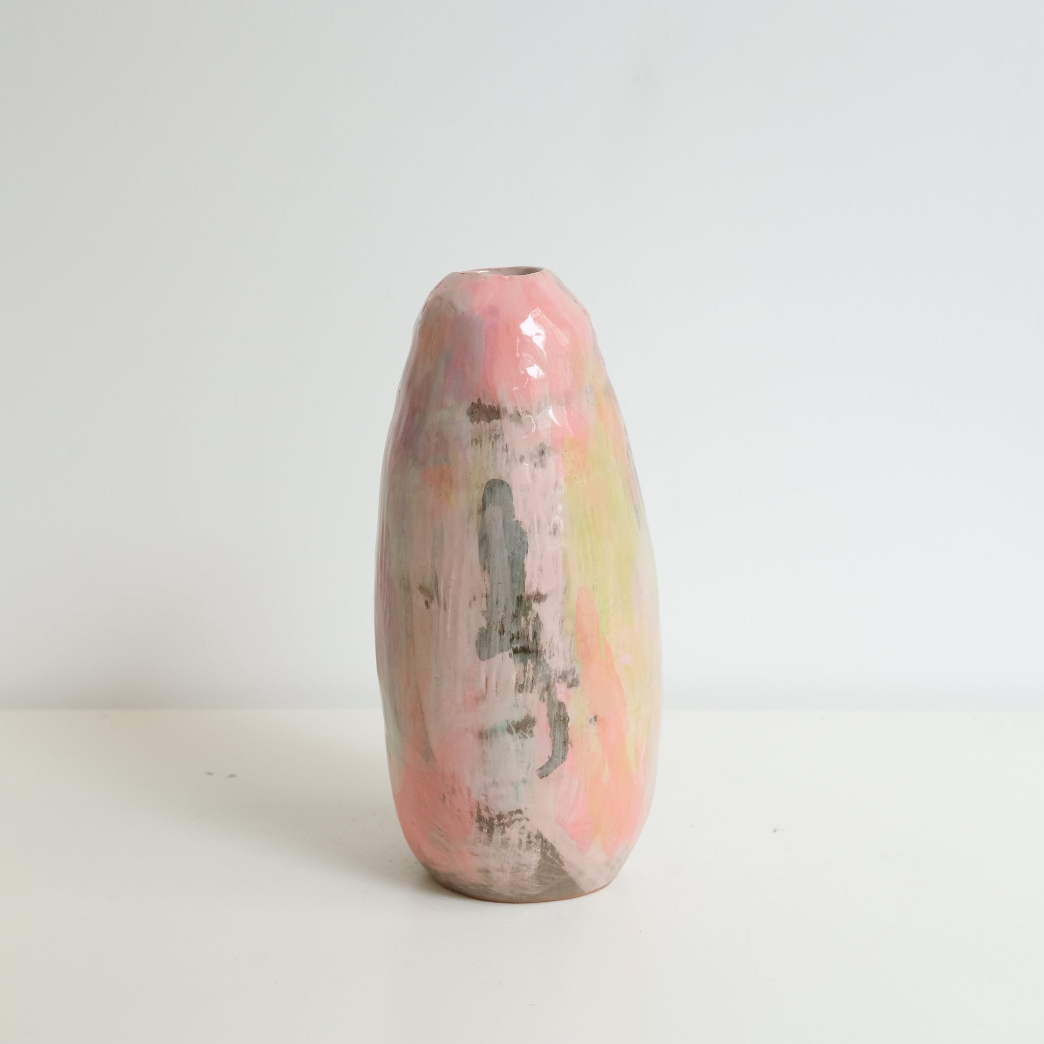 Vase en grès H 24,5cm - multicolore de Camille Létoffé chez Brutal Ceramics
