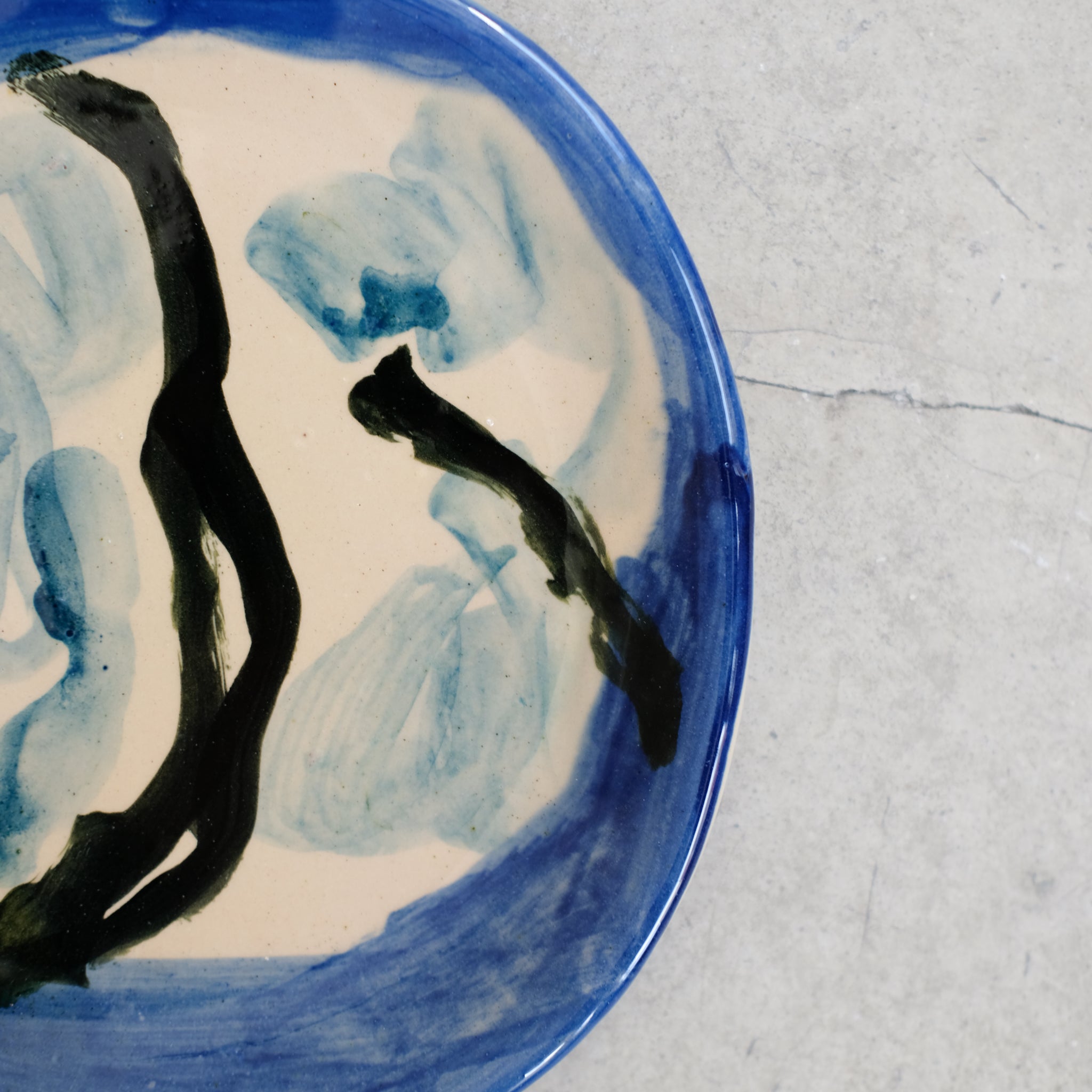 Assiette SP2407 en faïence rouge D 19cm - Multicolore d'Héloise Bariol chez Brutal Ceramics