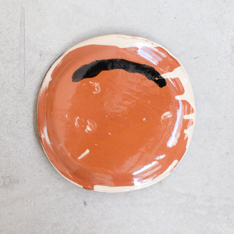 Assiette SP2411 en faïence rouge D 19cm - Multicolore d'Héloise Bariol chez Brutal Ceramics