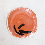 Assiette SP2412 en faïence rouge D 19cm - Multicolore d'Héloise Bariol chez Brutal Ceramics