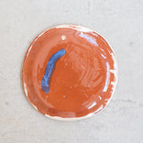 Assiette SP2428 en faïence rouge D 19cm - Multicolore d'Héloise Bariol chez Brutal Ceramics