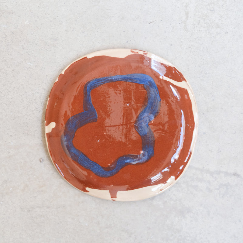 Assiette SP2429 en faïence rouge D 19cm - Multicolore d'Héloise Bariol chez Brutal Ceramics