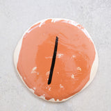 Assiette SP2431 en faïence rouge D 27cm - Multicolore d'Héloise Bariol chez Brutal Ceramics