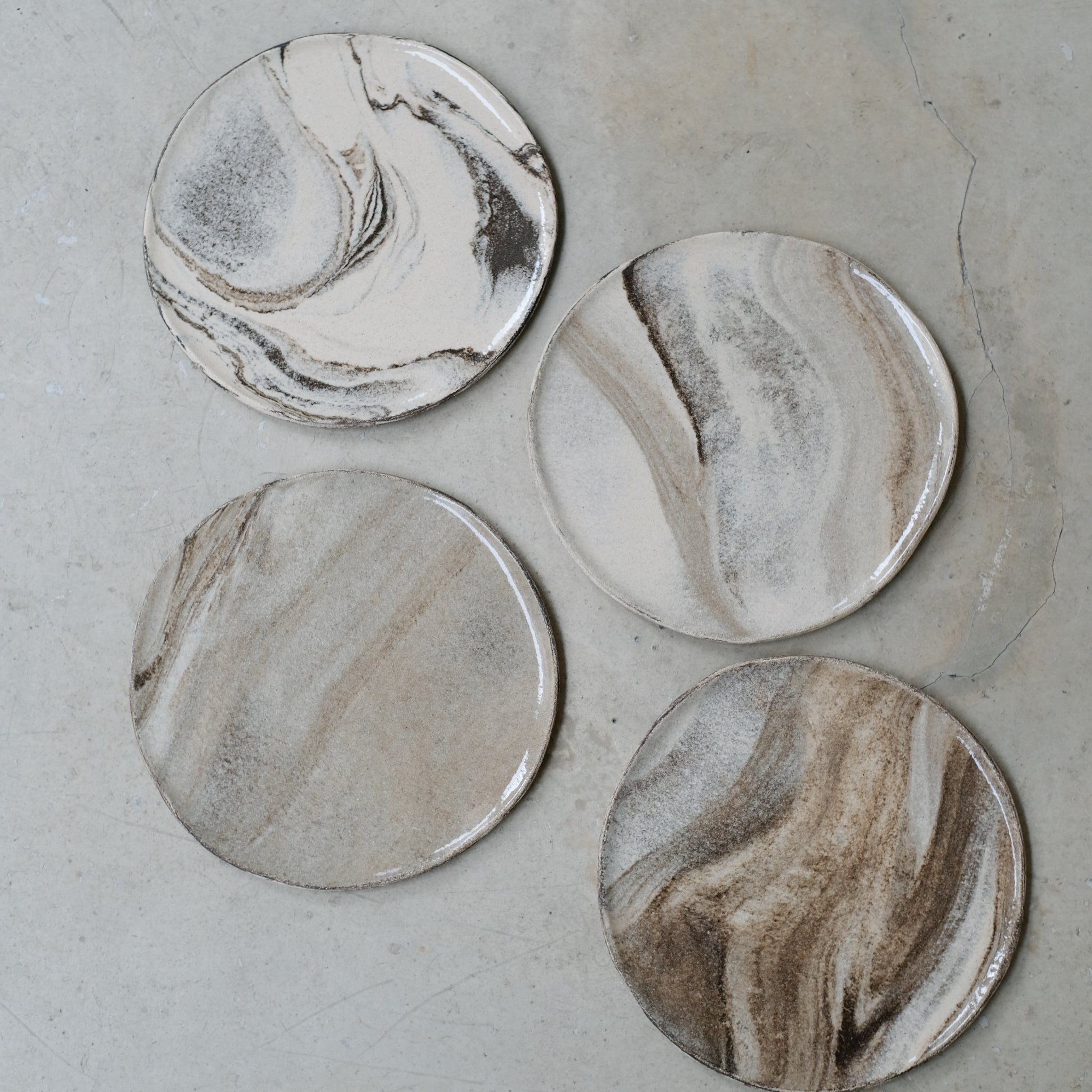 Mixed clay plate D 21cm - Beige and chocolate