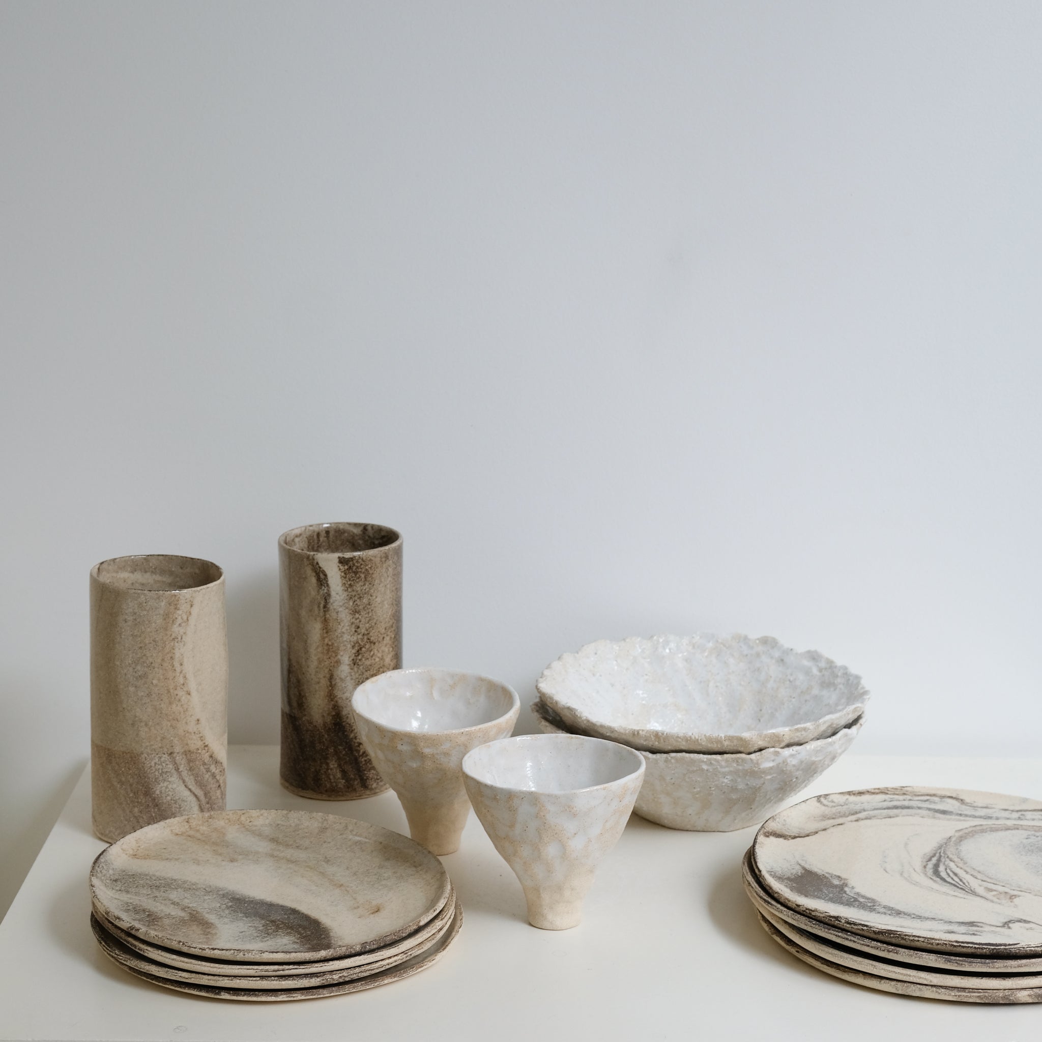 Vase en terre mêlées H15cm de Léa Baldassari chez Brutal Ceramics