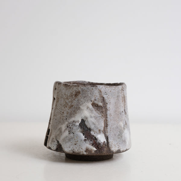 Tasse en grès 200ml - Gris texturé de Saga Pottery chez Brutal Ceramics