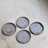 Assiette avec rebords D 15cm - gris texturé de Saga Pottery chez Brutal Ceramics