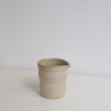 Pichet en grès 370ml - blanc mat de Yasashii chez Brutal Ceramics