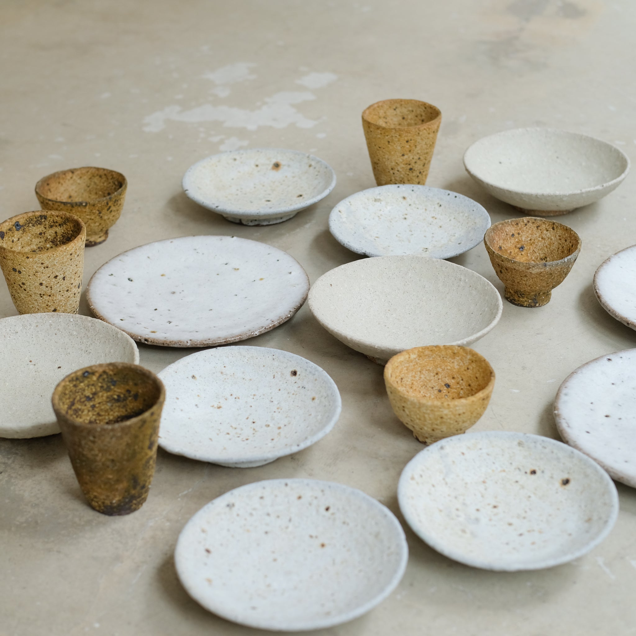 Assiette Moon par le céramiste Benoit Audureau chez Brutal Ceramics