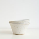 Bol en grès pyrité D 14cm - blanc moucheté d'Essentiel Ceramique chez Brutal Ceramics