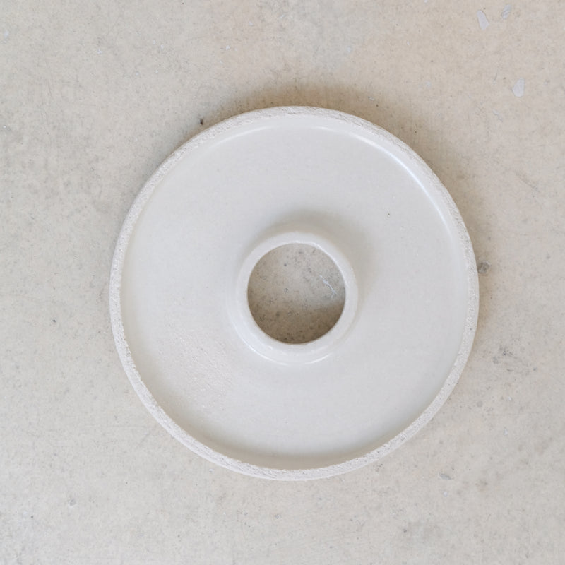 Coquetier en grès blanc D 15cm - Blanc satiné d'Essentiel Ceramique chez Brutal Ceramics